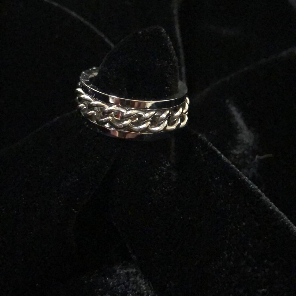 Cuban Chain Spinner Ring in stainless steel. Size 7